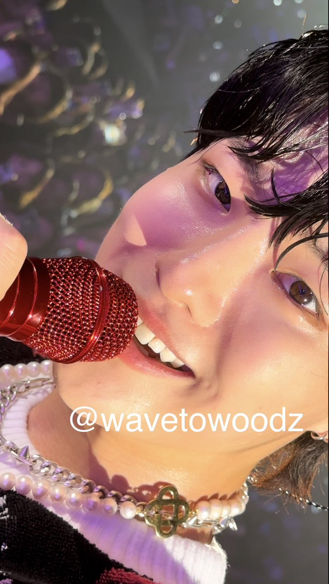 wavetowoodz's tweet photo. 230702 OO-LI in Bangkok

우즈 노래가 너무너무 좋아서
무대 보러 간거였는데 …

…………………… 조승연이 나 꼬심

#WOODZ_WORLD_TOUR_IN_BKK
#조승연 #우즈 #WOODZ https://t.co/fjCW0X3JCx