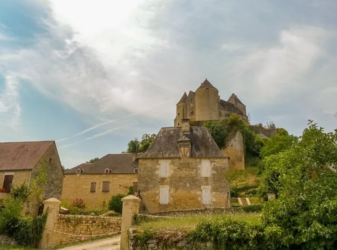 CharentePrigord's tweet photo. Découvrez notre nouvel article, sur l'incroyable Château de Salignac, la baronnie oubliée du Périgord.

👉 https://t.co/AkWQiaU2Oa

@dordogneperigor @PPerigordNoir @CHistoire @secretshistoire @PatrimoineRural #histoire #chateau #Castle #photography #Patrimoine #summer2023 https://t.co/K54eafVKUO