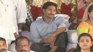 sanjay_anil91's tweet photo. @DevendraReddyG @PawanKalyan @JanaSenaParty పాపం @ysjagan వదినతో విడాకులు అంటే బాధ వేస్తుంది https://t.co/zuAIoo0lw6
