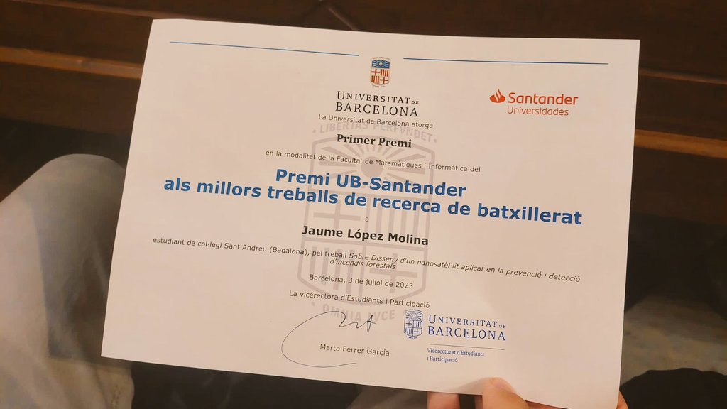 standreu's tweet photo. Sempre Excelsior, sempre endavant cercant l'excel·lència. Felicitem el Jaume pel reconeixement al seu TR de disseny d'un nanosatèl·lit per la prevenció i detecció d'incendis forestals. Ha aconseguit el 1r lloc en l'àmbit de Matemàtiques i Informàtica dels Premis UB-Santander! https://t.co/crEiCMbd9H
