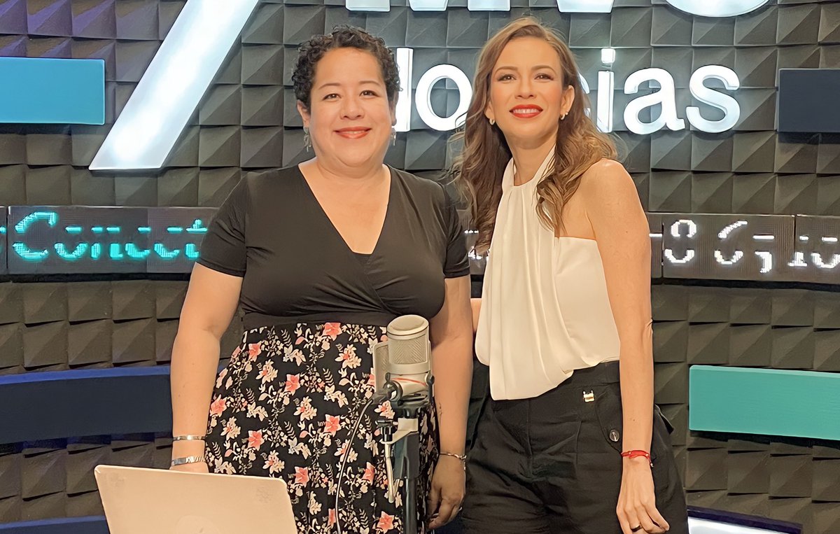 MVS 102.5 FM (@mvs102_5) on Twitter photo #AlAire 🎙️| @ingridtamaramvs
Brenda Bernáldez (<a href="/EnsenaporMexico/">Enseña por México</a>), de enseña por México, nos habla sobre el panorama educativo de nuestro país. 📚👩🏫
📻Sintoniza 102.5
📱mvsnoticias.com #AlAire 🎙️| @ingridtamaramvs
Brenda Bernáldez (<a href="/EnsenaporMexico/">Enseña por México</a>), de enseña por México, nos habla sobre el panorama educativo de nuestro país. 📚👩🏫
📻Sintoniza 102.5
📱mvsnoticias.com
