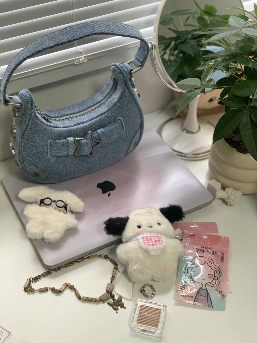 fulfillgoodstuf's tweet photo. VANWALK Studio - Y2K shoulder bag
✨1490฿✨ 3 colors: denim, black, white )
☑️รอสินค้า 7-14 วัน หลังจากส่งออก🇨🇳✈️
☑️จัดส่งฟรี
☑️มีหลักฐานการกดสั่งซื้อทุกครั้ง
#y2kbag #y2kthailand #y2k #y2kfashion #preorder #preorderchina #พรีออเดอร์ #พรีออเดอร์จีน #vanwalk #vanwalkbags https://t.co/Q0A5bwOrRV