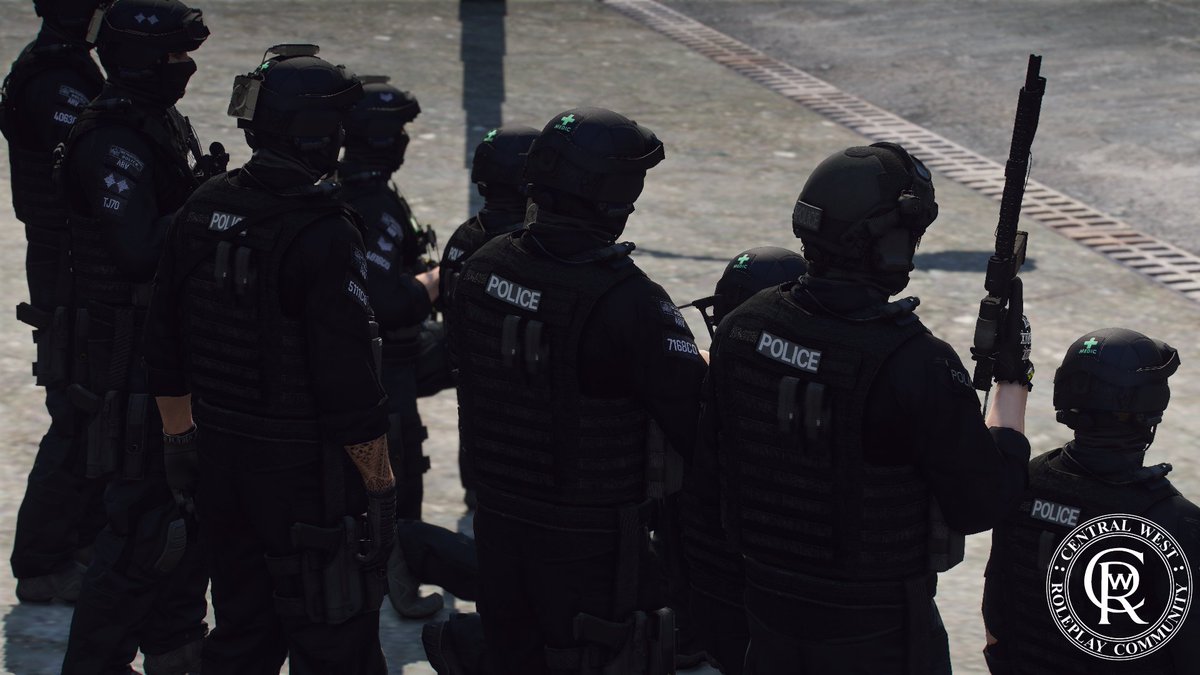 CWRPC_Phillips's tweet photo. Recently the firearms team have gained a few new members with this last night we conducted a raid on a Property beleived to be involved in dealing firearms   
 1 Offender Arrested 🚓
5 Firearms Recovered 
I look forward to seeing how the team develops further!  #fictional https://t.co/X9KkrmfLen