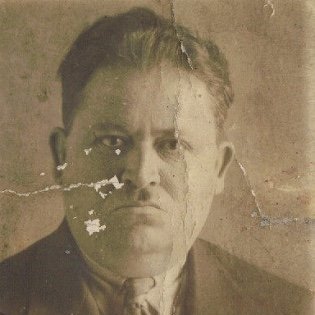 "Mehmet usta, ben yol yapan amelelerle beraber yemek yedim. Adamların soğanlarını bitirdim. Sen onlara bir şeyler hazırla da götür."

14 yıl boyunca Atatürk'ün aşçılığını yapan Mehmet Usta anlatıyor.

"Onda kibir, azamet falan yoktu. Hatıralarımı soruyorsunuz. Anlatayım size."