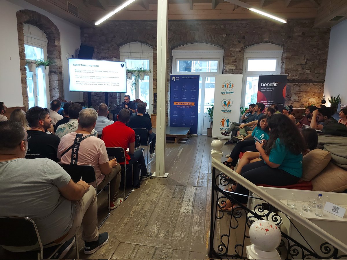 AngularAthens tweet media