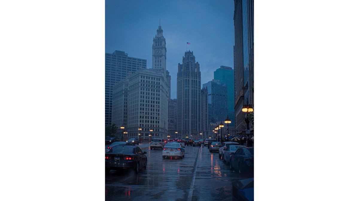 PortraEvents's tweet photo. Chicago's rainy days bring out the beauty of the city's reflections 🌧️🏙️💦

📸: @DepictingChi

#portra #chicago #explorepage #photography #illinois #chitecture #travelphotography #rainydays #windycity https://t.co/GsGUar8QDi