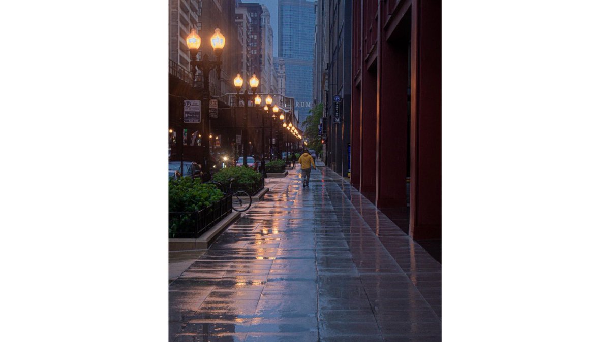 PortraEvents's tweet photo. Chicago's rainy days bring out the beauty of the city's reflections 🌧️🏙️💦

📸: @DepictingChi

#portra #chicago #explorepage #photography #illinois #chitecture #travelphotography #rainydays #windycity https://t.co/GsGUar8QDi