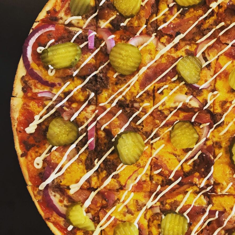 🍔Bacon Cheeseburger Pizza! Order Online! mailchi.mp/pie-eyedpizzer…