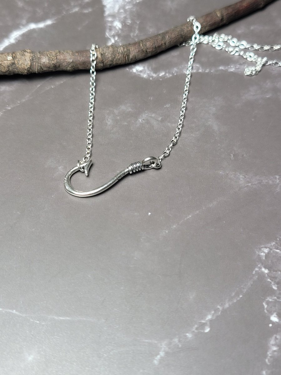 Thanks for the kind words! ★★★★★ 'Great Quality, my daughter absolutely loved it' Amanda J. etsy.me/43bH6Ki #etsy #silver #unisexadults #minimalist #fishingjewelry #fishermangift #nauticaljewelry #nauticalnecklace #sidewaysfishhook #sterlingsilver