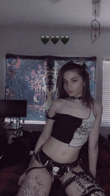 Wanting to buy? Text me and I&rsquo;ll show you my menu 😏 https://t.co/2nRjcPNGXj