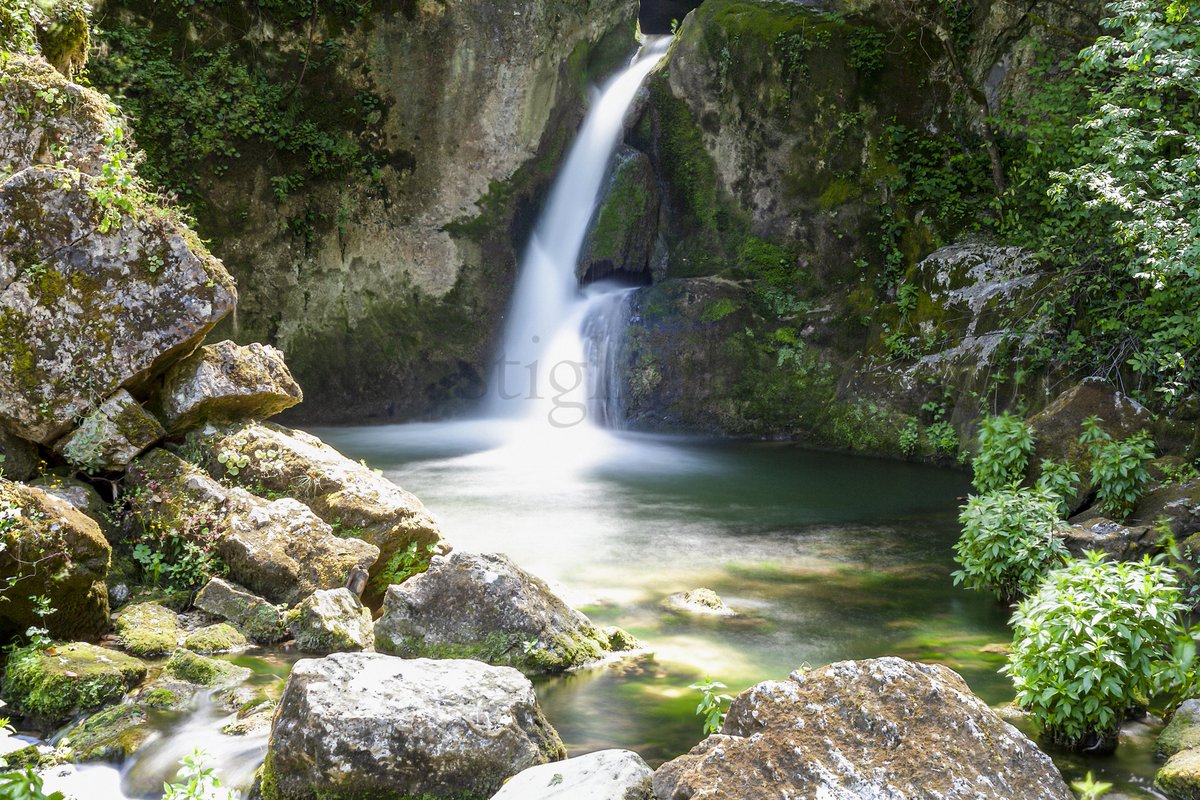 rocaphotography's tweet photo. Cascatella di Stiffe.
Abruzzo,Italy.
#stiffe #abruzzo #laquila #Italy #waterfall #waterfalls #photography #scenery #landscapephotography #landscape #landscapes #longexposure #italianphotography #nature #naturelandscape #photooftheday #picoftheday #robertocastigliaphotography https://t.co/7KIA4HSDwF