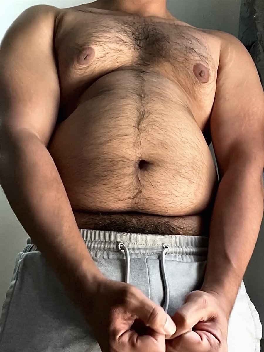 penne_treyt's tweet photo. RT if you’re team big boys 😈 https://t.co/2Ri0qqfEpB
