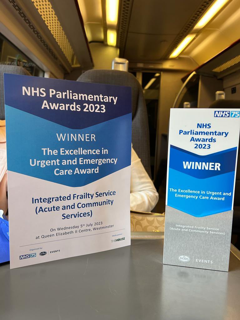rawbubbles9's tweet photo. So proud of @nhsswft Team Frailty - an honour to work with this team and be recognised at the NHS parliamentary awards as winner of excellence in urgent &amp; emergency care https://t.co/0UBBjb9Ryz