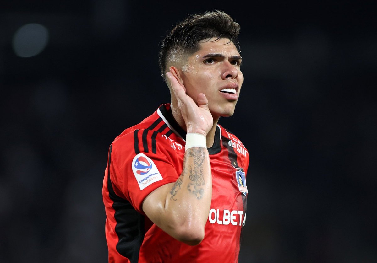 CathyGomezC's tweet photo. Me cargan las celebraciones de este tipo, onda
-Diste la cacha en Brasil
-Diste la cacha en Libertadores
-Le estás haciendo goles a La Calera
Y celebras así? Un poco de humildad https://t.co/DmwtmrkhHE