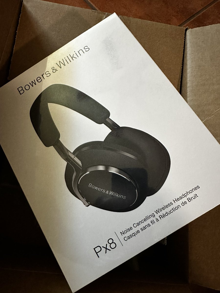 Shooting_Rebel's tweet image. Had to see what these hittin for 🎧 #sound #audiofile #headphones #px8