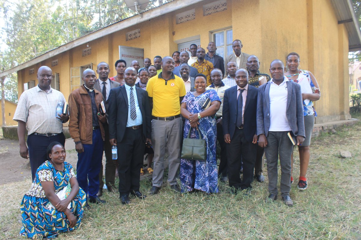ICRP_Uganda's tweet photo. The Chairperson Kabuyanda Town Council who represented the District Chairperson, congratulated the Isingiro -Kabuyanda communities for the great opportunity to be considered for this ICRP
#OnsitePlanningMeeting
#IrrigationUpdates
#farming https://t.co/R850ANdfrK