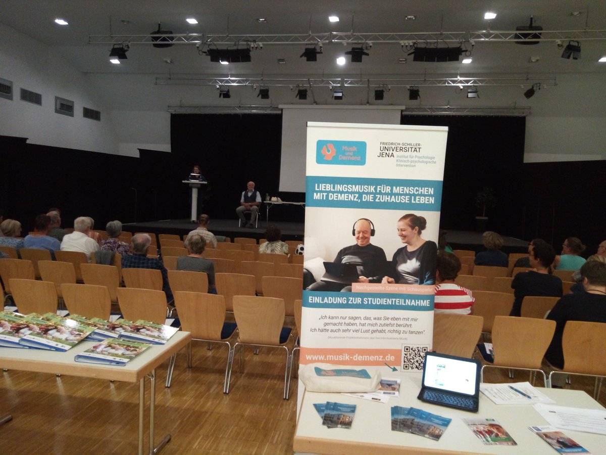 MusikundDemenz's tweet photo. Heute konnten wir uns als #musikunddemenz Projekt mit Akteuren und Angehörigen im #ländlicherRaum #schleiz austauschen @drklvthueringen @diakonie in Thüringen #alzheimergesellschaft, #twpa-->weitere Veranstaltungen konnten bereits geplant werden @UniJena @GKV_SV https://t.co/sF0urMhN1R
