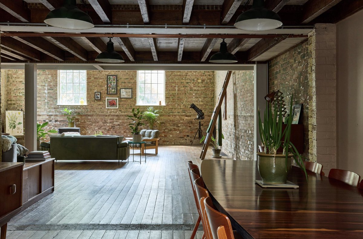 silversteinloca's tweet photo. NORFOLK HOUSE, NORFOLK📍
Norfolk House features a spacious reception area, double-height ceilings, two wood-burning stoves and a cosy rear garden. 🎞️🌟

Enquire now and bring your creative vision to life at Norfolk House. Don’t miss this exceptional opportunity! 

#FilmLocation https://t.co/5XULg7srmw
