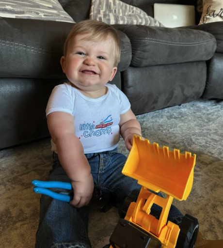 CHANNELLOCK's tweet image. How old were you when you got your first pair of CHANNELLOCK BLUE® grips?
#CHANNELLOCKBLUE #LittleChamp #Pliers