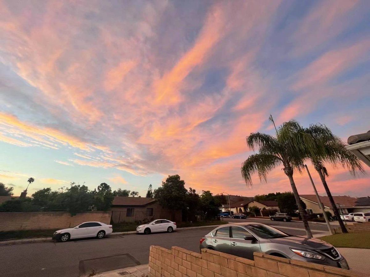 rubycalime84's tweet image. Sunset is the end of a long day of work and the beginning of the evening with joys and thoughts about the future