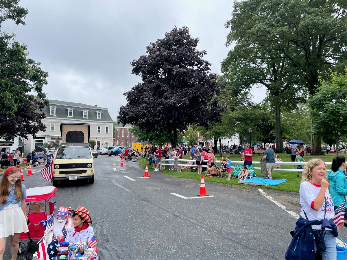 SenMikeMoore's tweet photo. It was so much fun joining Grafton for their Forth of July parade yesterday! Despite the wet weather, the community came out to celebrate this great country. Grafton, thank you for inviting me to march with you! https://t.co/hprZJRImWi