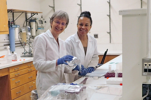 Duke_CTSI's tweet photo. Researchers at Duke &amp; @NCCU have come together to develop a new smart therapeutic for uterine fibroids using ultrasound, providing a minimally invasive treatment option for patients.

Learn more about this collaboration: https://t.co/Cr3Se0SZxF https://t.co/P8EalLwO9X