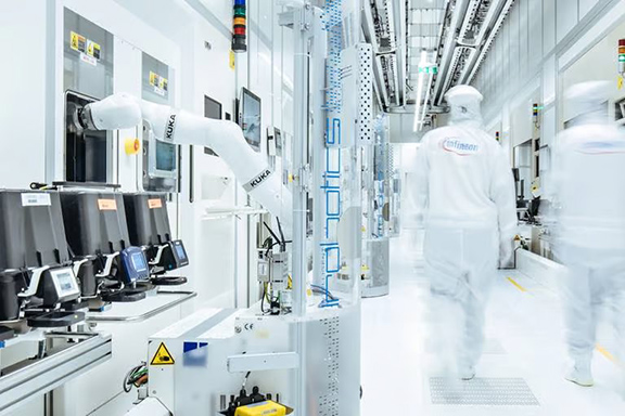 MfgNewsWeb's tweet image. Fabricators seeking to improve efficiency & increase output for semiconductor chips, take note: @KUKA_Americas will show its robotic solution developed w/ semiconductor fabricators July 8-10 at Semicon West.
semiconwest.org
tinyurl.com/2p8pfhbw
#KUKA #RoboticSolution