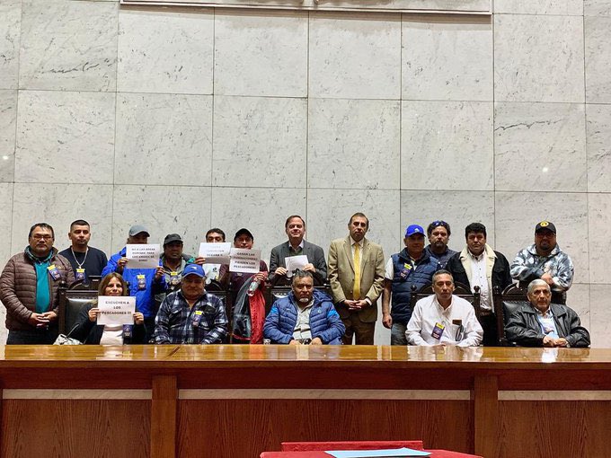 matiaswalkerp's tweet photo. Recibimos en el Congreso a organizaciones de pescadores artesanales de #LaHiguera. Acusan que el Gobierno los ha excluido en la determinación del Área Marina Protegida, a diferencia de Fundaciones y ONGs que no son de la comuna, beneficiadas además con millonarias transferencias. https://t.co/cdlOaCrBEU