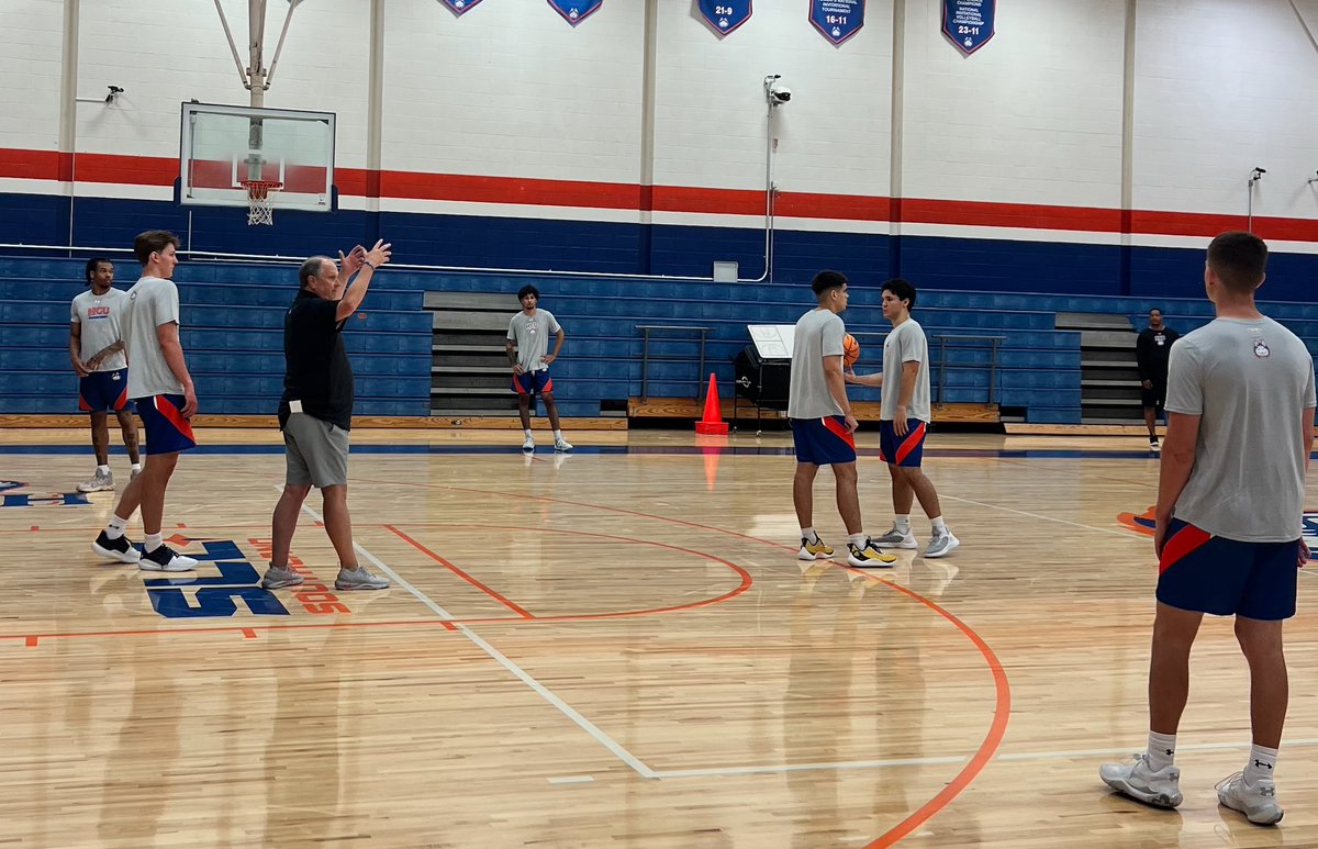 HCUHoops's tweet photo. 𝕊𝕙𝕒𝕣𝕡, 𝕋𝕖𝕩𝕒𝕤.

𝔹𝕒𝕔𝕜 𝕒𝕥 𝕚𝕥.

#DawgsUp https://t.co/TmSIDXpJlz