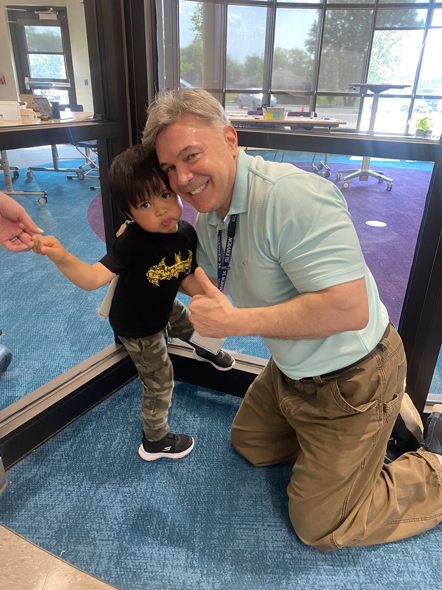 Dr. Silverman found a new sidekick today at ESY! A mini Batman in training  - shirt, cape and all😎🫶🏼<a href="/msilverman1/">Matt Silverman</a> #WeAreD34