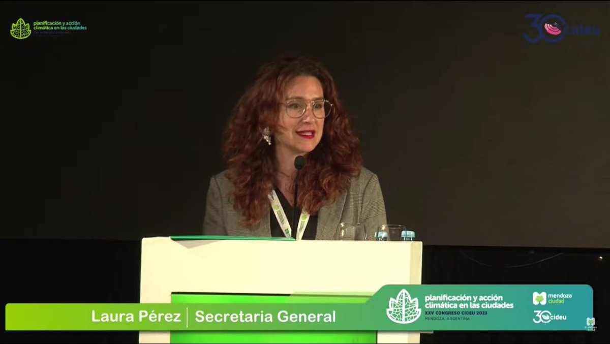 Las autoridades de <a href="/CIDEU/">CIDEU</a> hacen la apertura formal del XXV Congreso: Ulpiano Suarez, intendente de Mendoza y vicepresidente de CIDEU, Claudia López, alcaldesa de Bogotá y presidenta de CIDEU, y Laura Pérez, secretaria general.