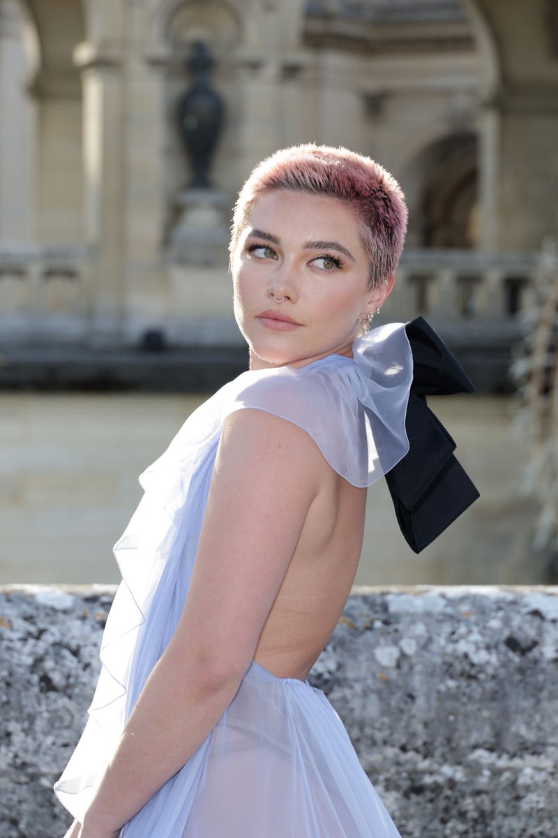 pughphotos's tweet photo. Florence Pugh at the Valentino Haute Couture FW24 show! #ValentinoUnChateau https://t.co/L9k6iusjlx