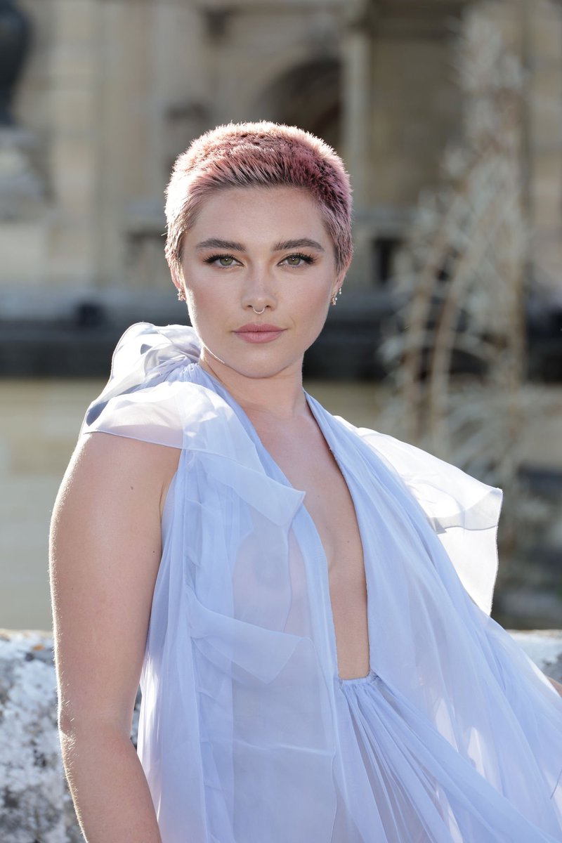 pughphotos's tweet photo. Florence Pugh at the Valentino Haute Couture FW24 show! #ValentinoUnChateau https://t.co/L9k6iusjlx