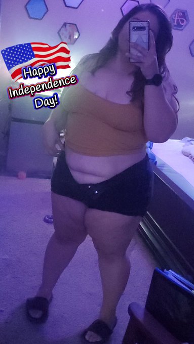 Happy 4th lol may have drank a Lil tooo much haha https://t.co/OHYX0JH78T<a href="/tag/imissyoudaddy"class="tags"><span>#imissyoudaddy</span></a>