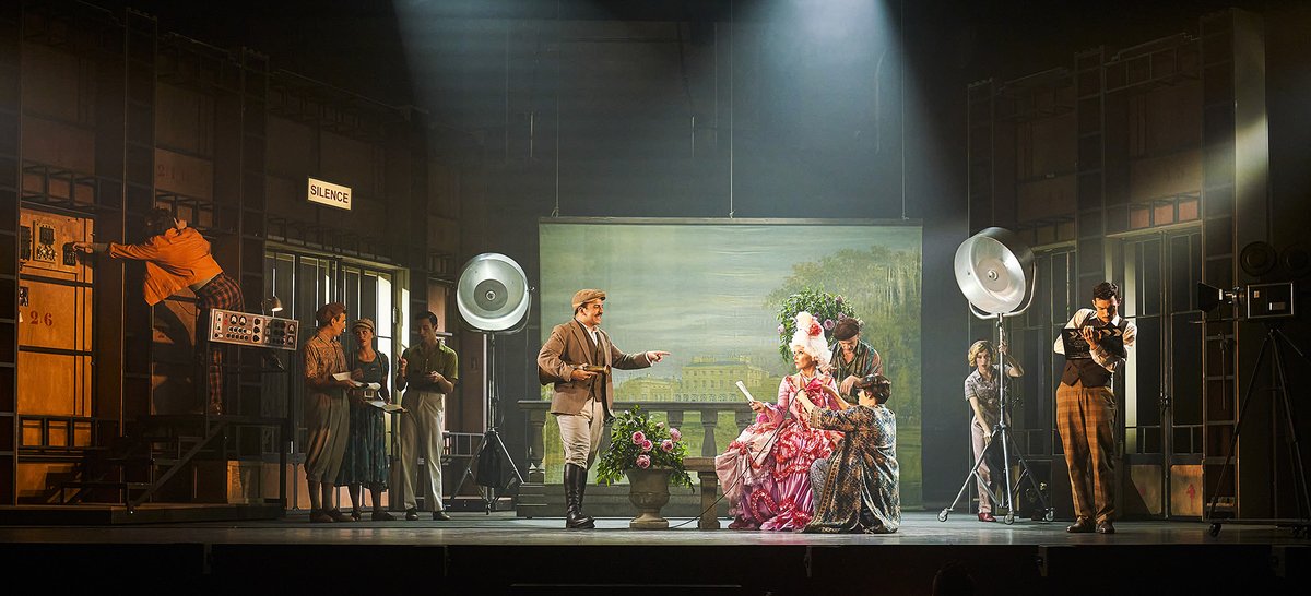 ¡Cerramos la primera semana en Valencia con muchísima emoción!

Ahora sí que sí, ÚLTIMA SEMANA DE CANTANDO BAJO LA LLUVIA 🌟☔️

¡Última función el 16 de julio!

#CantandoBajoLaLluvia #CantandoElMusical