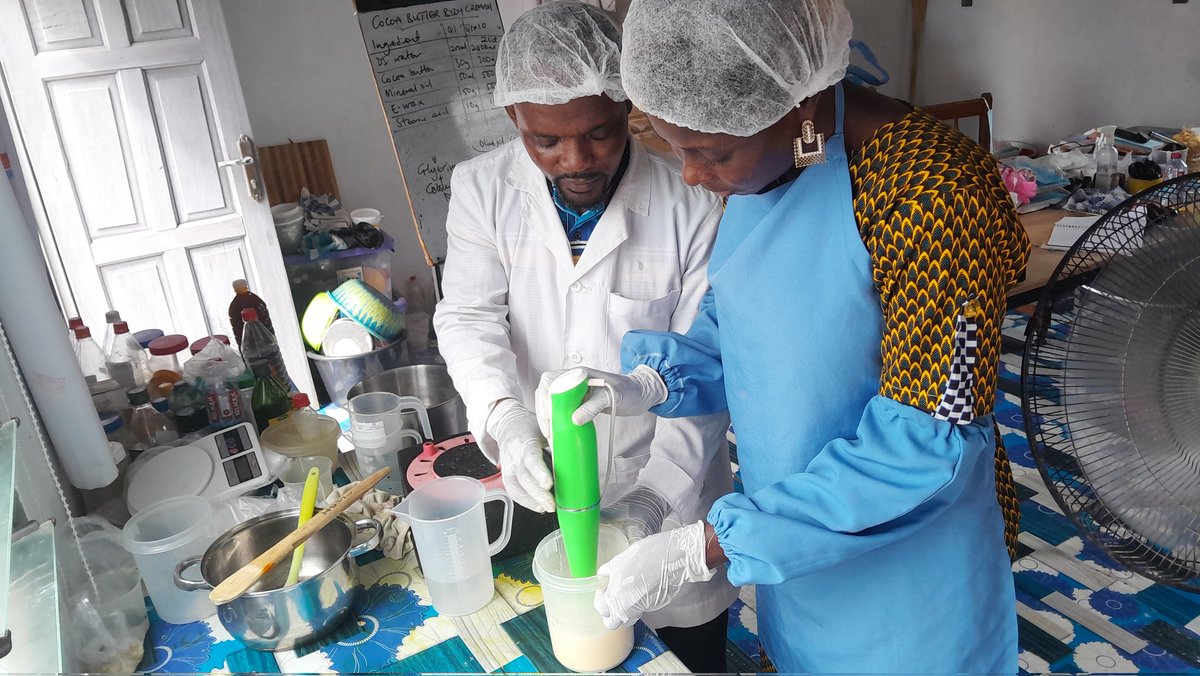 Soap_Training's tweet image. Practical training  for Ismaelle Moutsinga Pambo from Gabon on the production of Cocoa butter body cream and acne treatment soap at our training center.  Trainer- Justice K. B. Annan of Creators, Ghana.
#Productformulation
#skillstraing
#womenempowerment 
#Justicekbannan