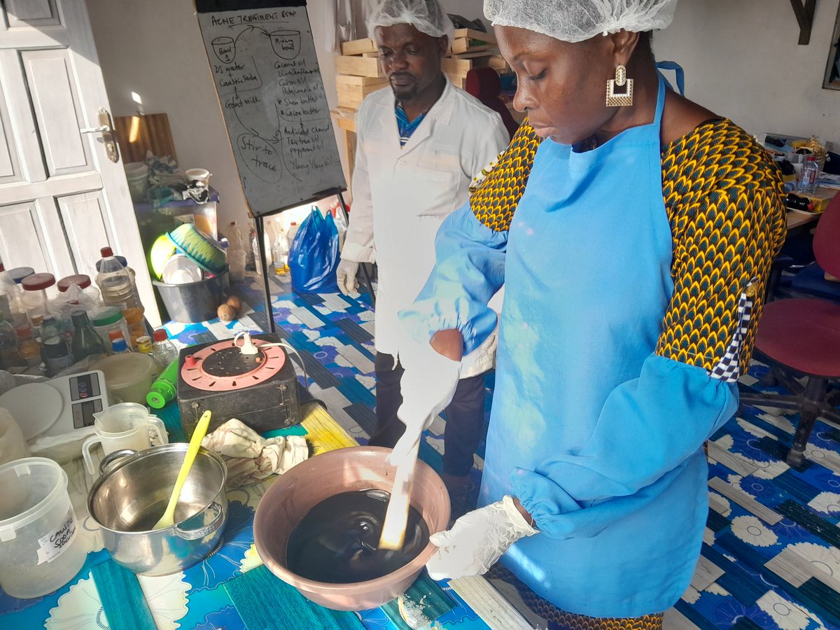 Soap_Training's tweet image. Practical training  for Ismaelle Moutsinga Pambo from Gabon on the production of Cocoa butter body cream and acne treatment soap at our training center.  Trainer- Justice K. B. Annan of Creators, Ghana.
#Productformulation
#skillstraing
#womenempowerment 
#Justicekbannan
