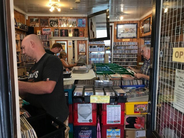 circular_sound's tweet photo. Boxes full
#records
#vinylrecords
#vinylcollector
#hiphop
#rap
#urban
#soul
for sale
@circular_sound
#Norwich
#shop
Saturdays 11am-5pm
Items on @discogs r not in shop
items in shop r not on #discogs
We sell most
genres &amp; formats
#CD
#cassettes
#vinyl 
12"
#LP
#EP
7"
#books
#music https://t.co/40mkNab8gx