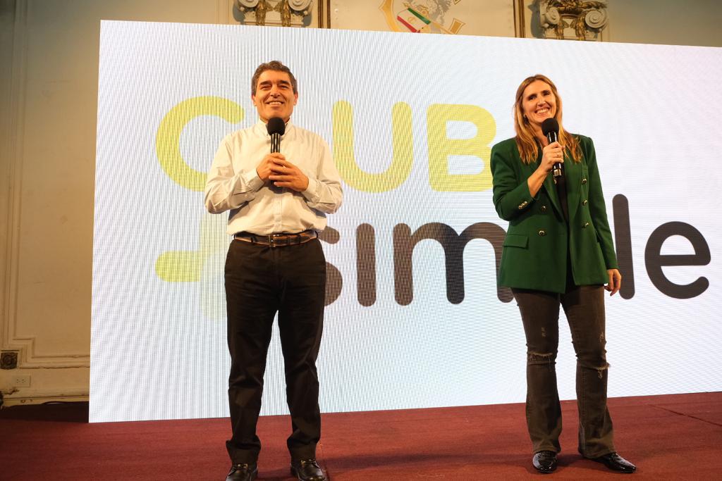 FernanQuirosBA's tweet photo. Para acompañar e impulsar la proactividad de las personas mayores, lanzamos Club + Simple, la nueva app para personas + 60.

De esta manera, acercamos los servicios que ofrecemos desde la Ciudad, para que tengan información de manera accesible y promuevan su bienestar integral. https://t.co/bTZFzNTUOW