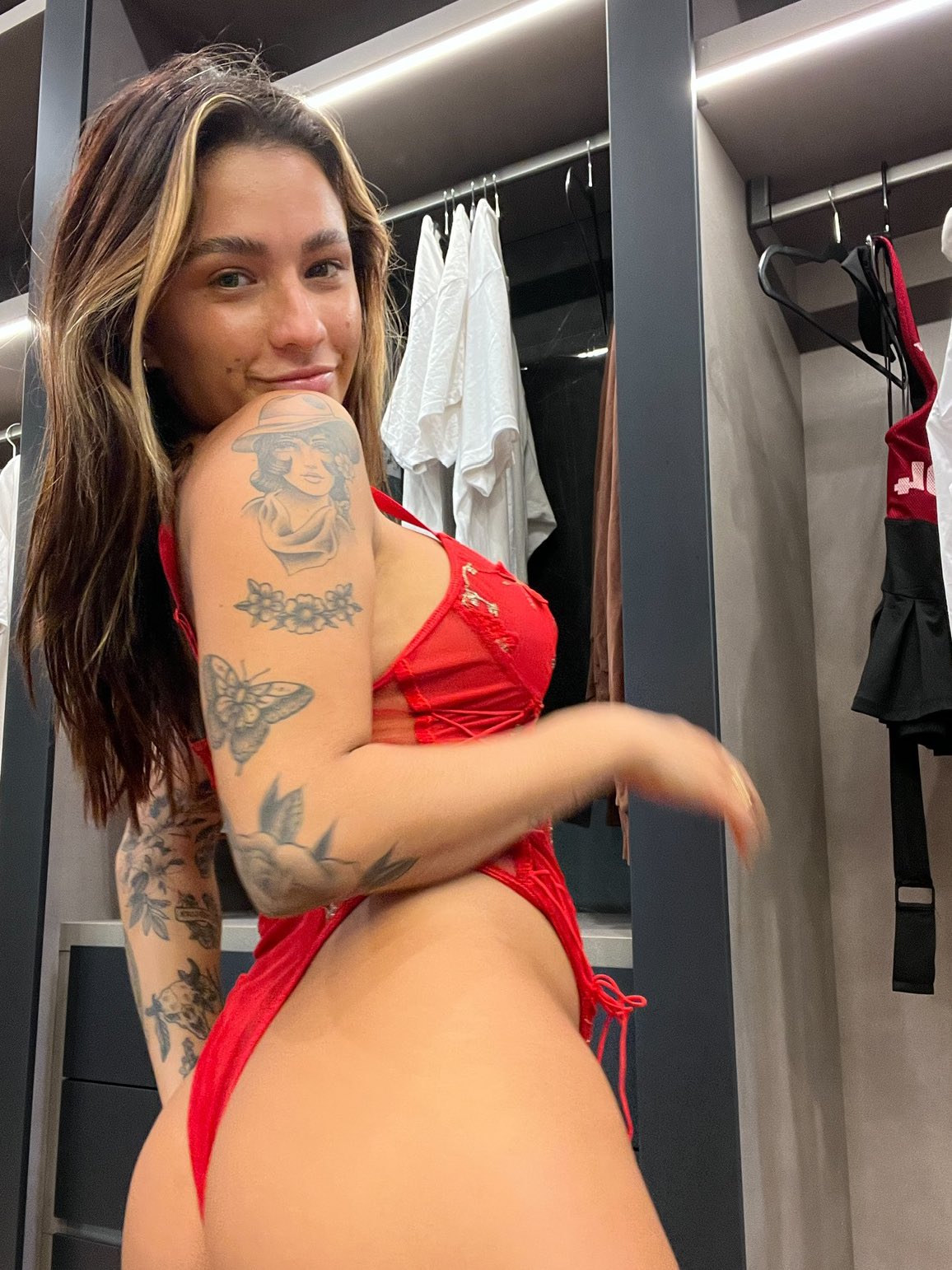 Lavaxgrll on Twitter: "Back to your regularly scheduled programming ️‍🔥