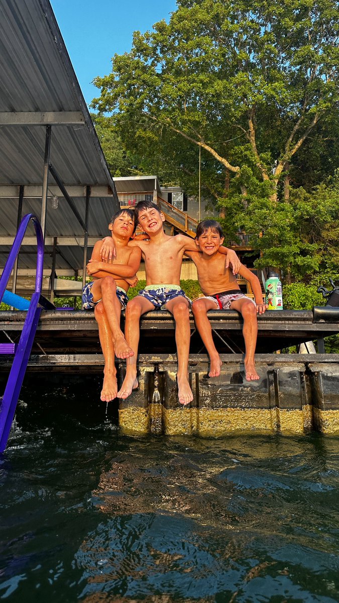The SpeakrBrand crew enjoyed the 4th of July with loved ones. We hope you all had an awesome holiday filled with family, friends, and fun! 

#4thofJuly #USA #SpeakrBrand #DreamTeam