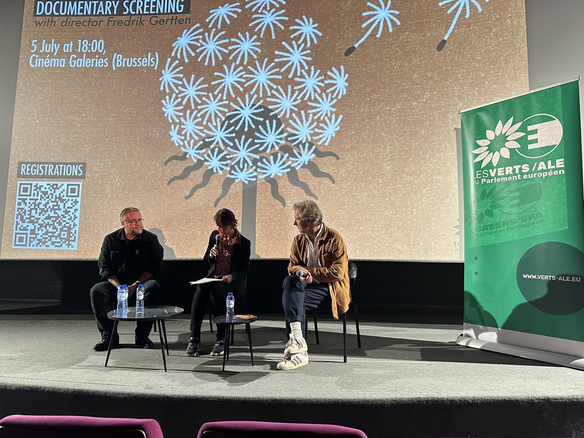 La discussion commence avec <a href="/ChiaraPutaturo/">Chiara Putaturo</a>, @SvenHughes et le réalisateur <a href="/FredrikGertten/">Fredrik Gertten</a> !
Ce dernier est motivé par tous-tes les militant-e-s et activistes qui disent retrouver de l'espoir dans la lutte grâce à ses films !