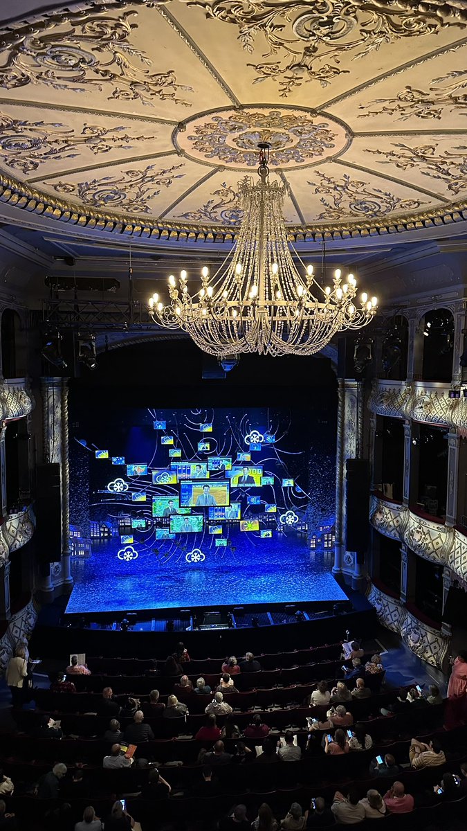 slave bruce tweet media