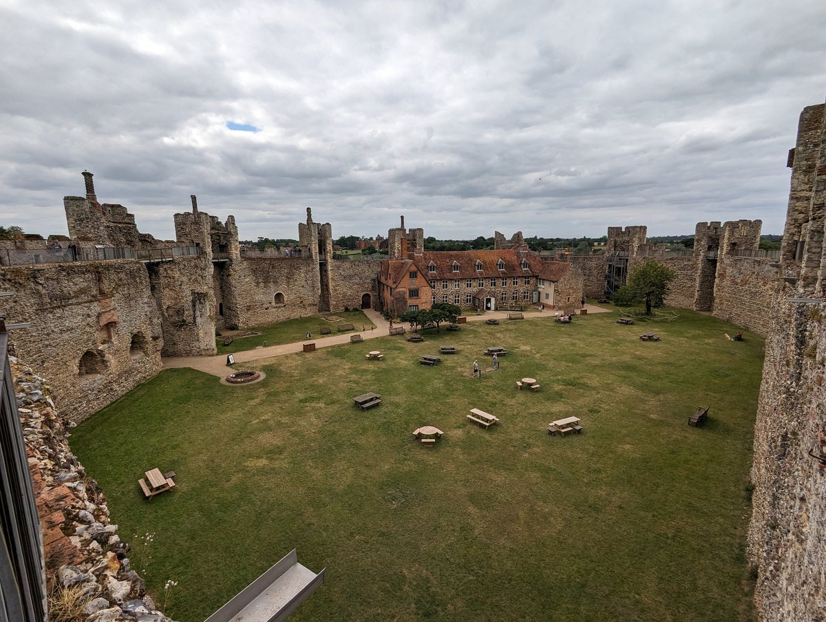 AspireEditorial's tweet photo. Had a wander around #EnglishHeritage site #FramlinghamCastle at the weekend. Was met by some really friendly volunteer staff, who clearly love the castle, and I can see why. #EHmembership https://t.co/DadGd3MHrG