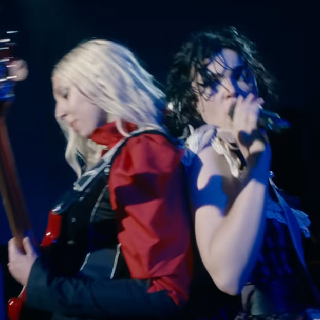 nt_put's tweet image. The Last Dinner Party、1stの時は特に何とも思わなかったが、この2ndシングルのパフォーマンス映像を観てブッ飛んだ。なんだこのカッコ良さは。こういうのが観たかった。こういうロックが聴きたかった。
The Last Dinner Party - Sinner (Live Performance) youtu.be/oFsJuYb42hw @YouTubeより