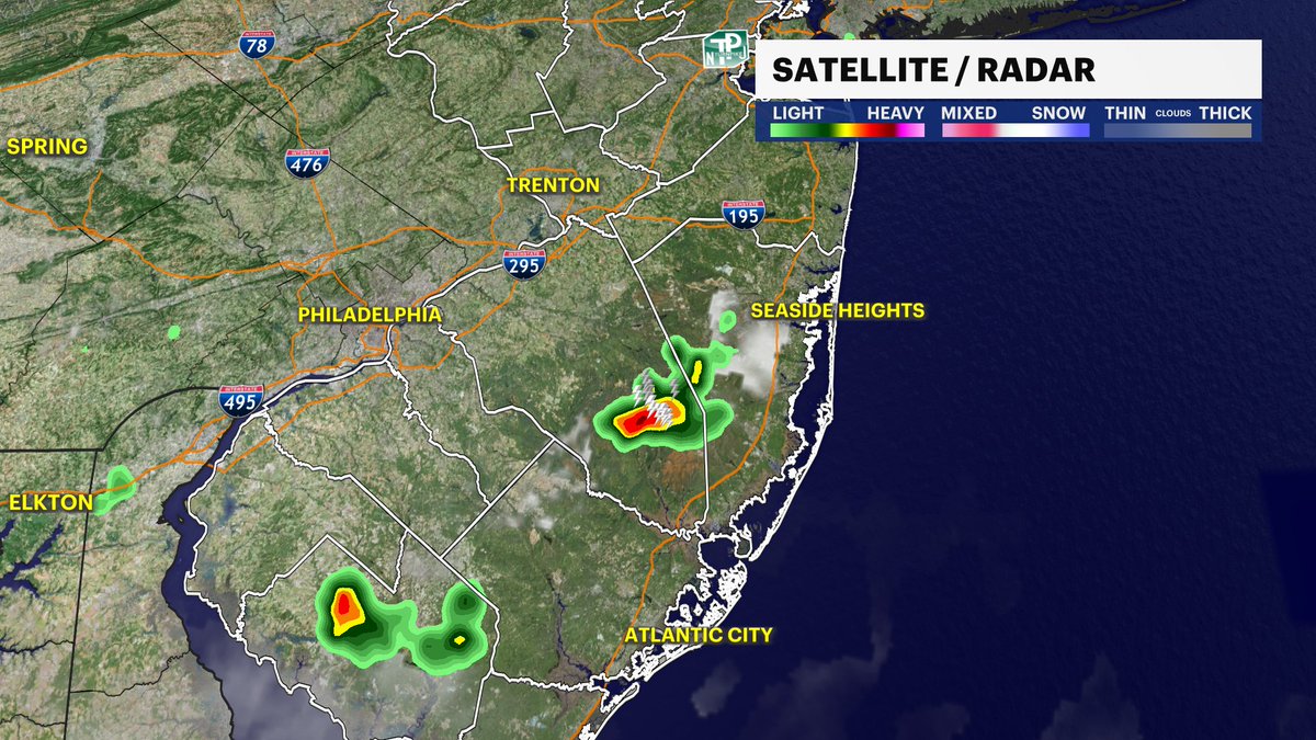 MichelePowersWx's tweet photo. ⛈️🤔Keep an eye to the sky and an ear open for pop up storms today. #hazyhothumid #storms #njweather #n12stormwatchers https://t.co/ltqmjF0A1s https://t.co/g3uafGkzHg