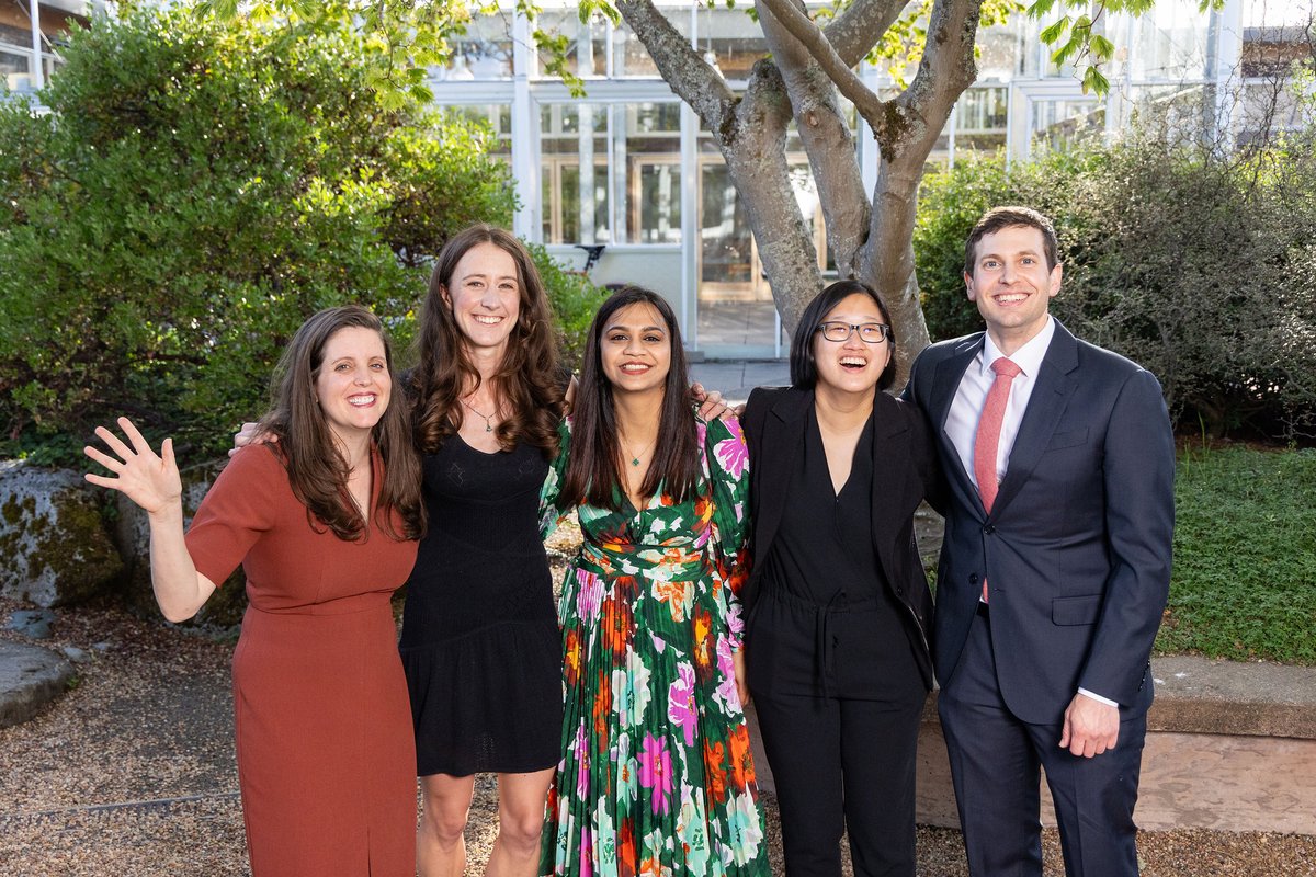 We wish our @UWNephrology #fellow graduates all the best as they begin the next chapter of their amazing careers!! What talent! Drs. Lauren Ring, Karen de Wolski, Neha Deval, Michelle Pengshung, and Eric Luitweiler #kidney #nephtwitter @UWMedicine