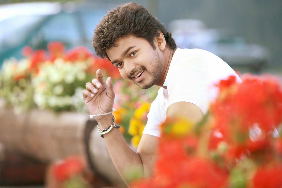 VijayFansTrends's tweet photo. 400K+ &amp; Counting ❤️

 #UnRivalledTHALAPATHYVIJAY https://t.co/03o8r3ntZ3