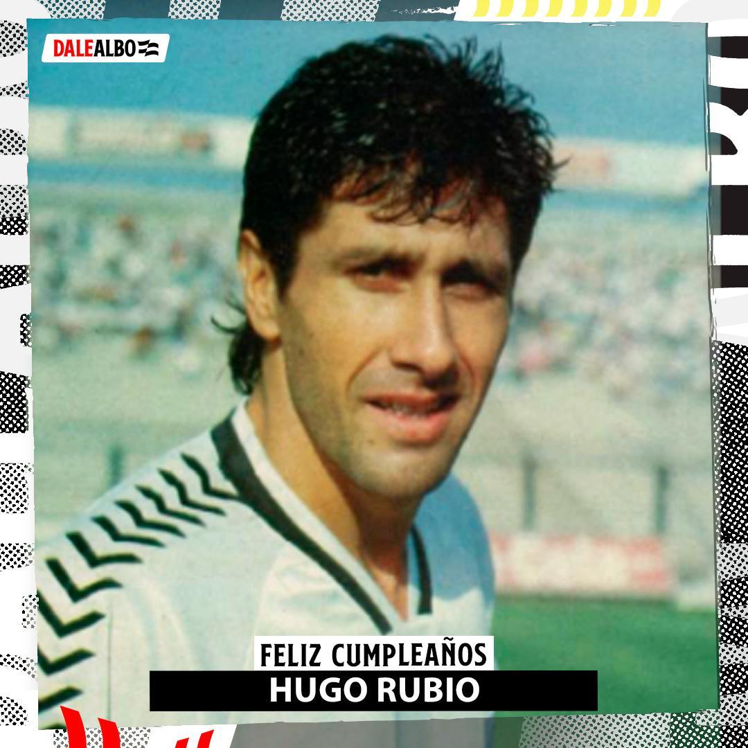 dalealbo's tweet photo. ¡FELIZ CUMPLEAÑOS, PÁJARO! 🤩🎂🏁
Ganador de la Recopa Sudamericana, de la Interamericana, de cuatro Campeonatos Nacionales y de tres Copas Chile con la camiseta de #ColoColo . Un grande y que dejó su huella defendiendo nuestros colores. ¡Felicidades, #HugoRubio ! 🤟⚽ https://t.co/Vgh3J1eXAq