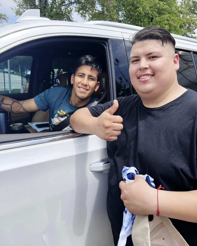 Edwin_lerma7's tweet photo. @Antonio_Nelli @calientesports Mi jugador favorito es maxi meza #MásAcciónMásDiversión 🔥 https://t.co/hiOxqstRu6